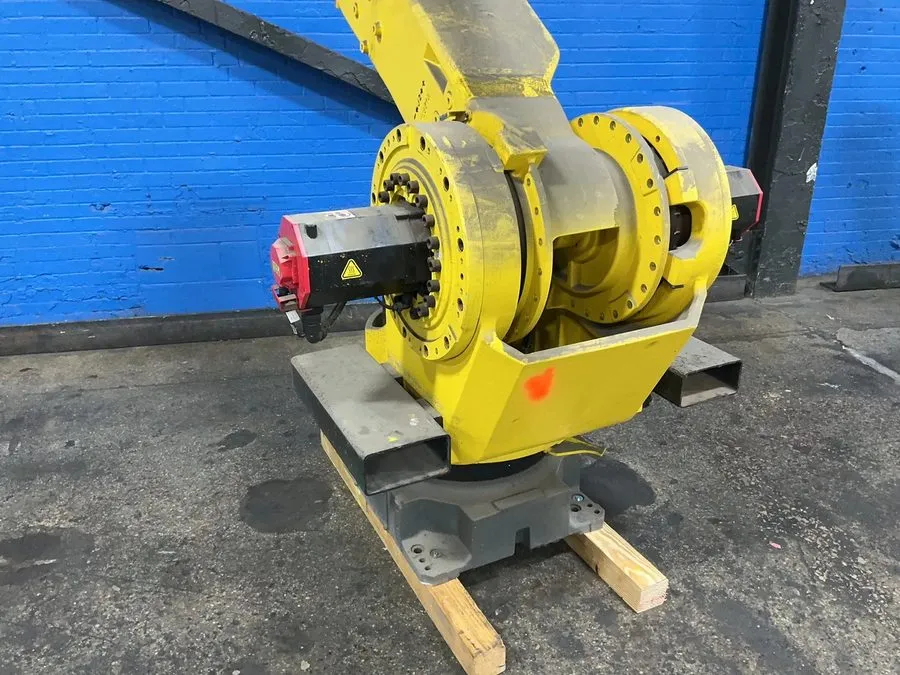 Оборудование ЧПУ FANUC ROBOT ARM M-900IA/260L