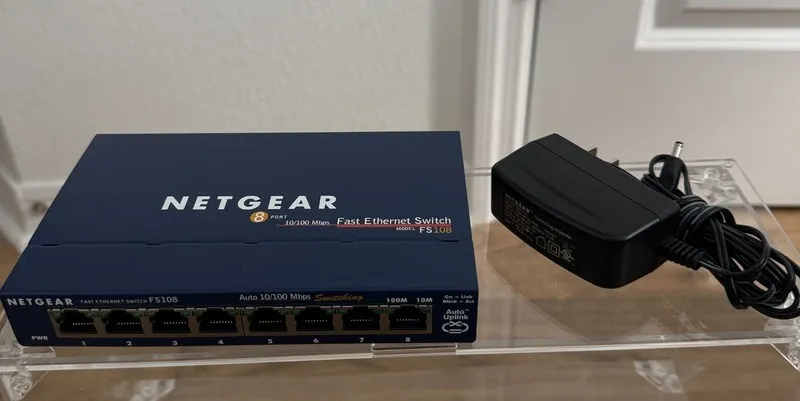 Коммутатор Netgear Prosafe 8-PORT Fast Ethernet Switch Desktop Switch FS108