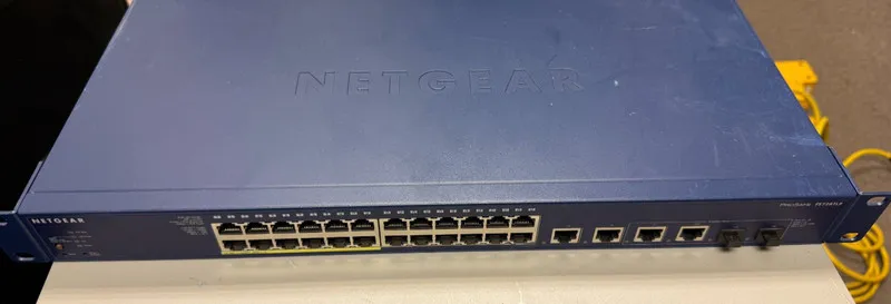 Коммутатор NETGEAR ProSafe FS728TLP 28-Port Smart Switch 12 Poe and 4 Gigabit Po