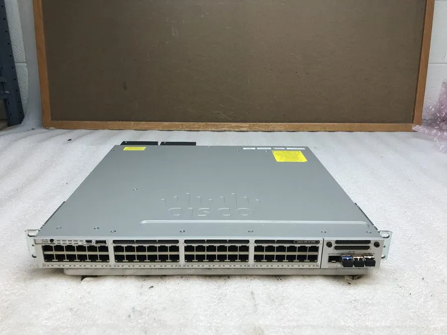 Коммутатор Cisco Catalyst WS-C3850-48U-E Switch 48 Port Gigabit PoE+ 1 Year