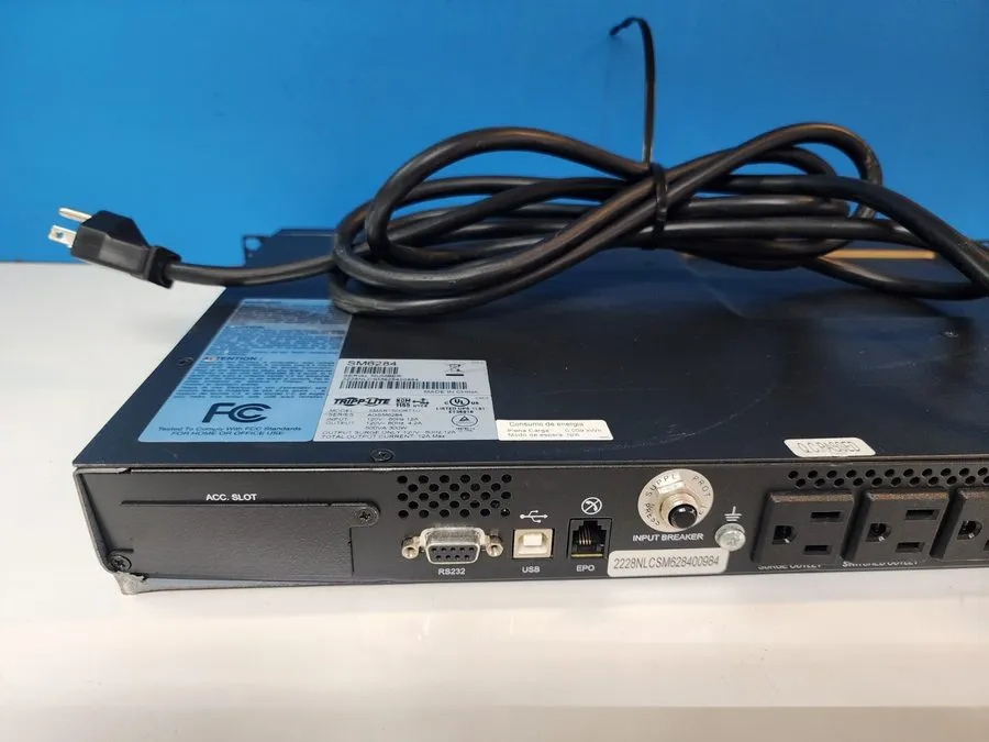 ИБП Tripp Lite SMART500RT1U 1U Rackmountable UPS 500VA 300W 6 Outlet 120V AVR