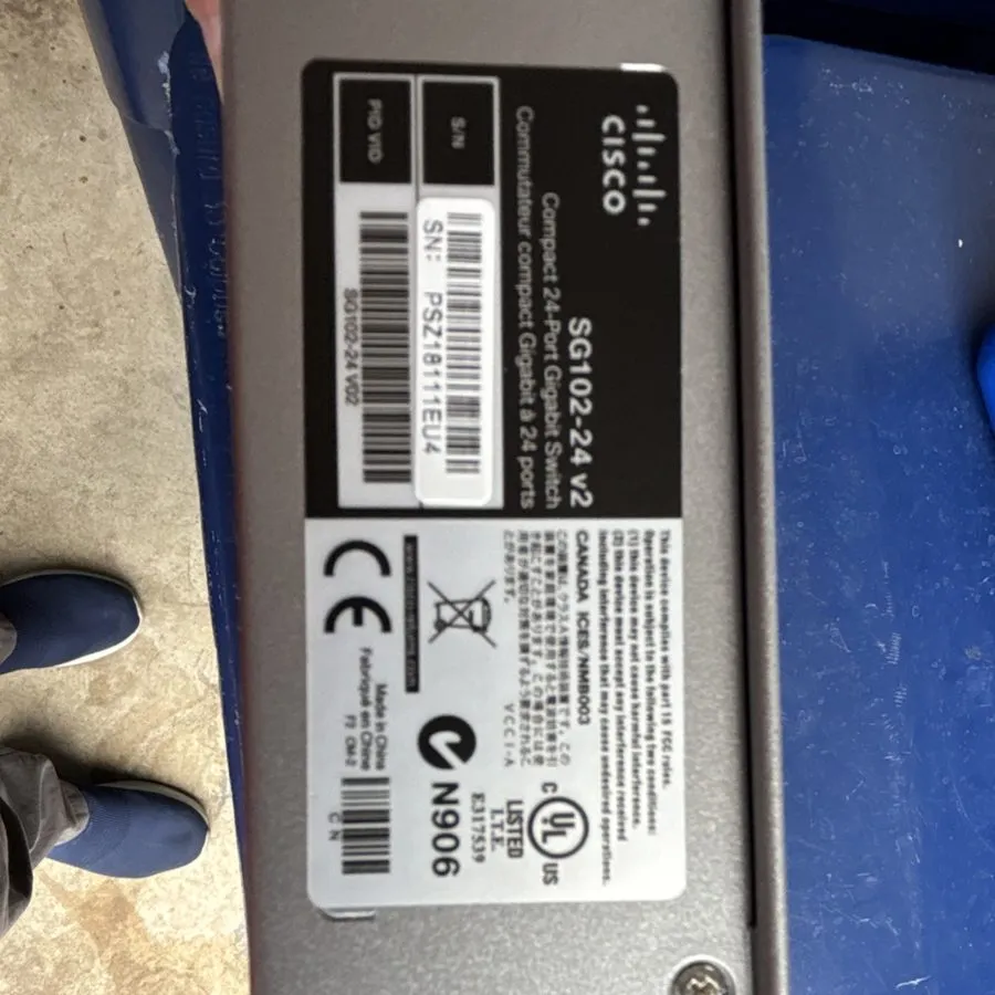 Коммутатор Cisco SG102-24 24-Port Gigabit Ethernet Unmanaged Rackmount Switch