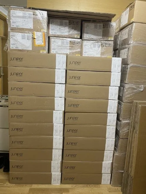 Коммутатор Juniper Networks EX2300-24MP Ethernet Switch