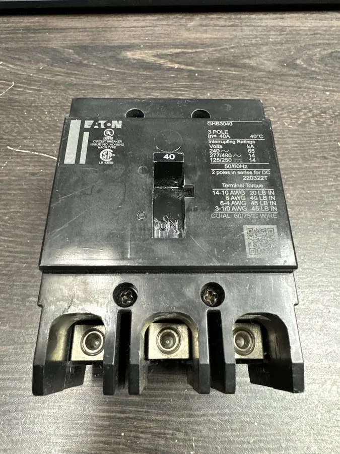 Автоматический выключатель Eaton GHB3040 40 Amp 3 Pole 277/480V GHB Bolt on Circ
