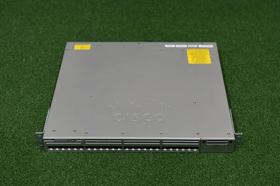 Коммутатор Cisco WS-C3850-24XS-S Cisco Catalyst 3850 24 Port 10G Fiber Switch
