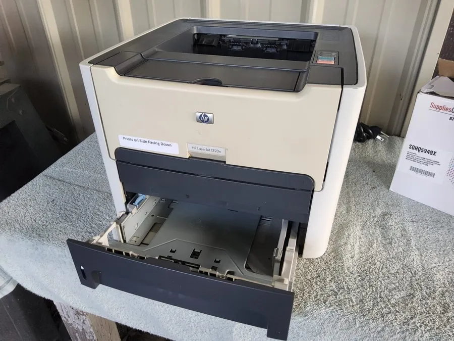Лазерный принтер HP LaserJet 1320n Workgroup Network Laser Printer Q5928A — фото лота 1