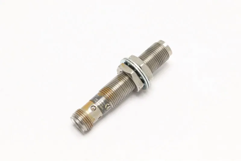 Датчик приближения PEPPERL+FUCHS INDUCTIVE PROXIMITY SENSOR NMB5-12GM65-E2-V1