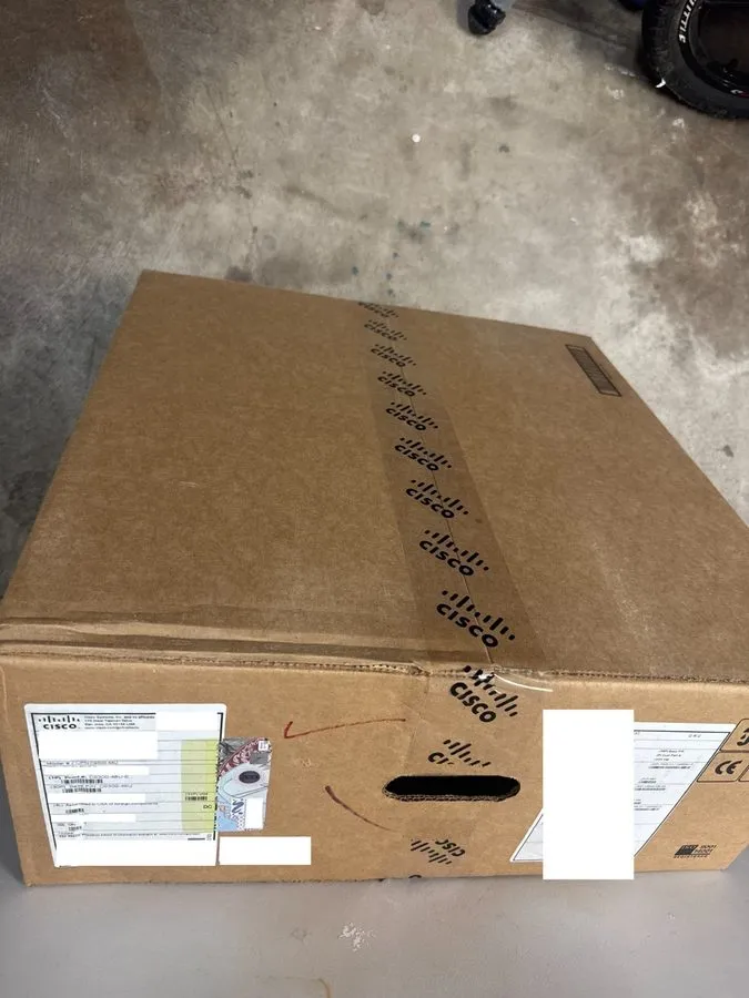 Коммутатор Cisco C9300-48U 48 Ports Fully Managed Power over Ethernet Switch — фото лота 1