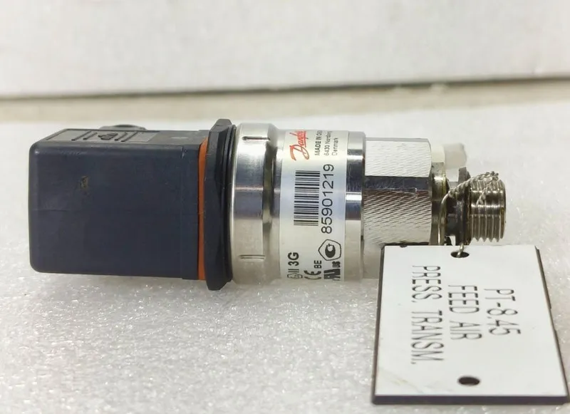Датчик давления DANFOSS MBS 3100 PRESSURE TRANSMITTER 060G1466 0-16 BAR 4-20mA
