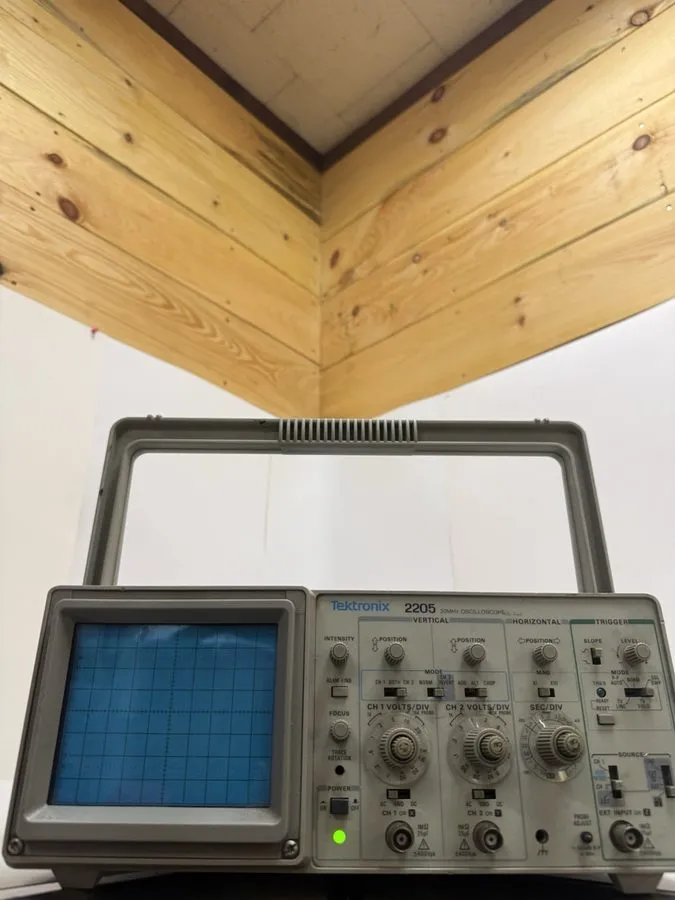 Осциллограф TEKTRONIX 2205 20MHZ OSCILLOSCOPE
