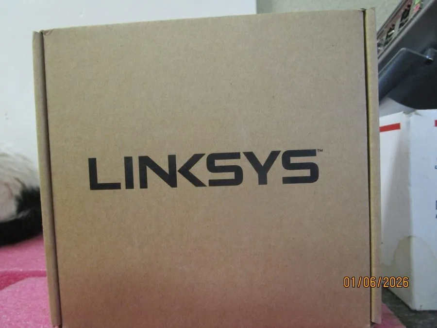 Коммутатор Linksys LGS105 5-Port Gigabit Desktop Ethernet Network Switch