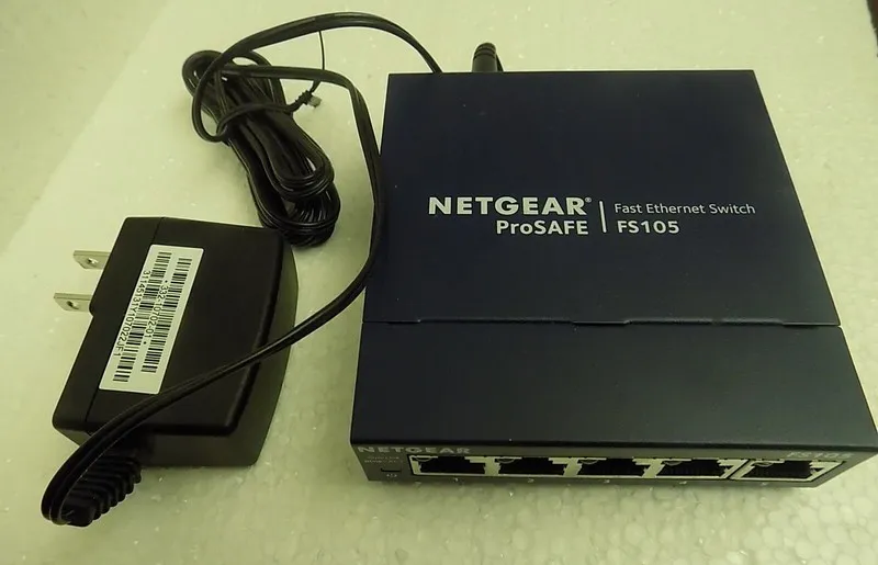 Коммутатор Netgear ProSafe FS105 V3 5-Ports External Desktop Switch Only
