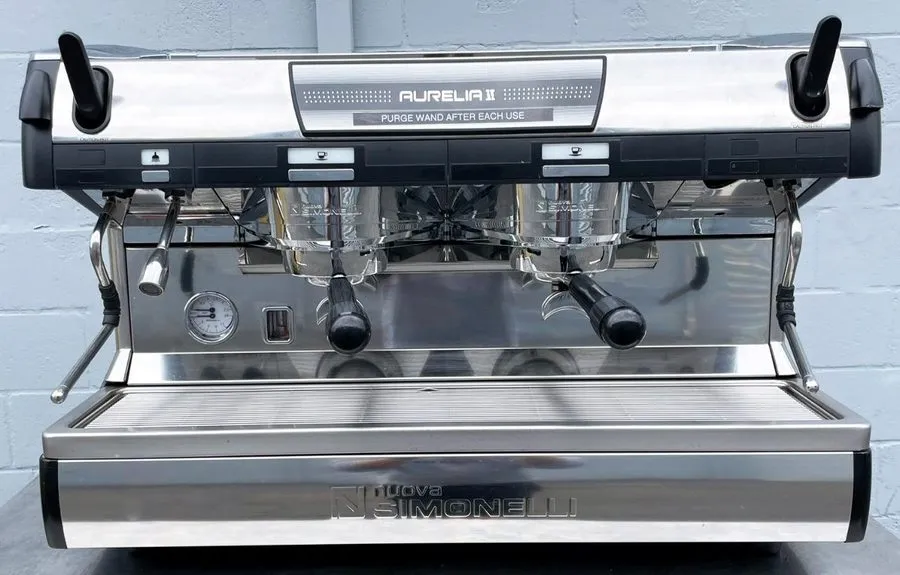 Кофемашина Nuova Simonelli (AURELIA II) 2-Group Semi-Automatic Commercial Espres — фото лота 1