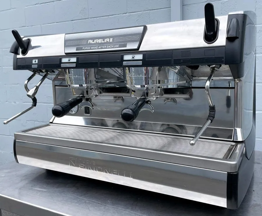Кофемашина Nuova Simonelli (AURELIA II) 2-Group Semi-Automatic Commercial Espres — фото лота 2