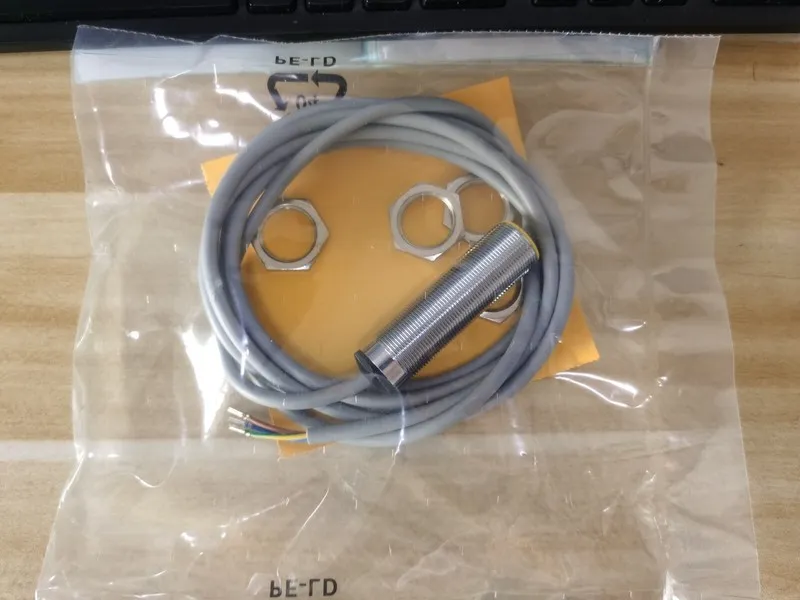 Датчик приближения Turck BI5-M18-RZ3X Proximity Sensor