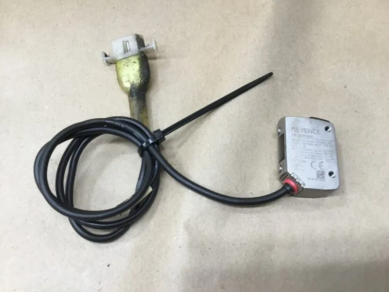 Датчик Keyence LR-ZB250AN CMOS Laser Sensor