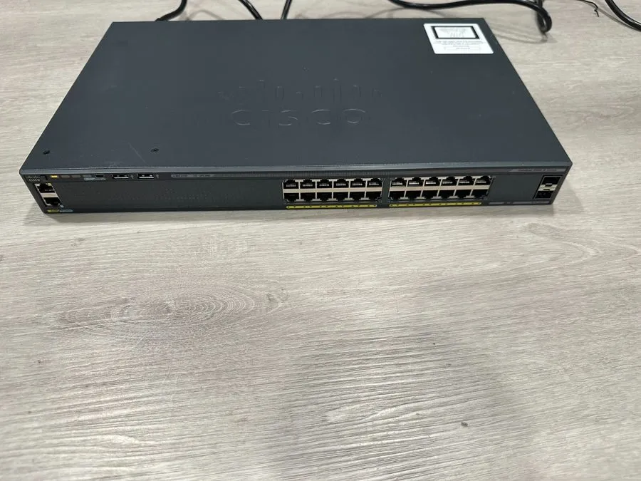 Коммутатор Cisco WS-C2960X-24TS-LL Switch 24 Ports Gigabit + 2 SFP