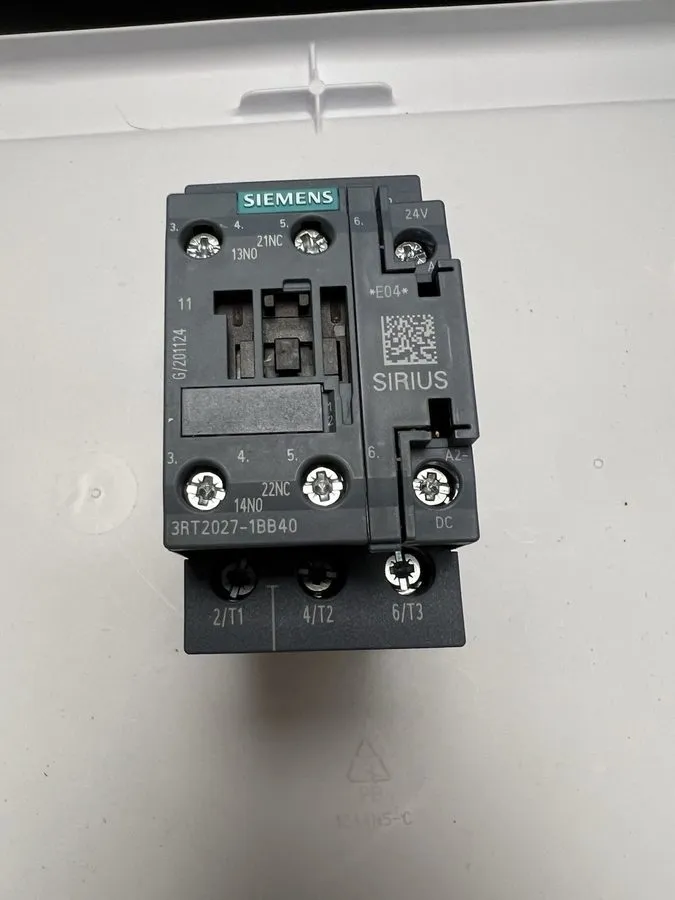 Контактор Siemens 3RT2027-1BB40 Power Contactor 32 A AC-3 400V 1NO 24VDC 3 Pole  — фото лота 1