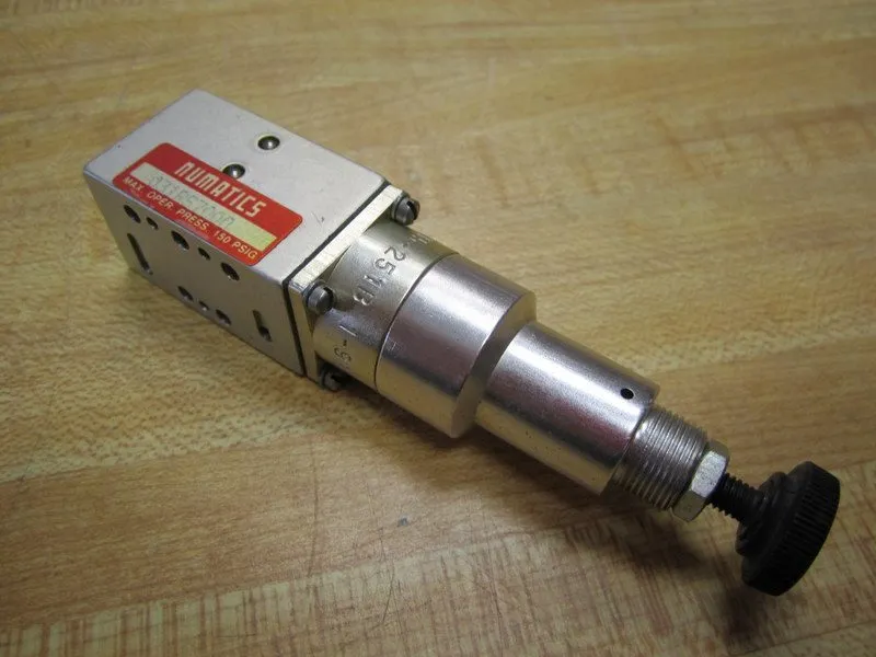 Регулятор давления Numatics 031RS700O Pneumatic Pressure Regulator