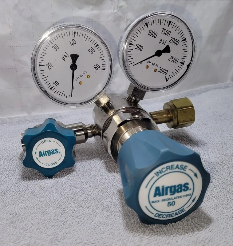 Трубопроводная арматура AIRGAS High Purity Gas Regulator Y12-SR145A