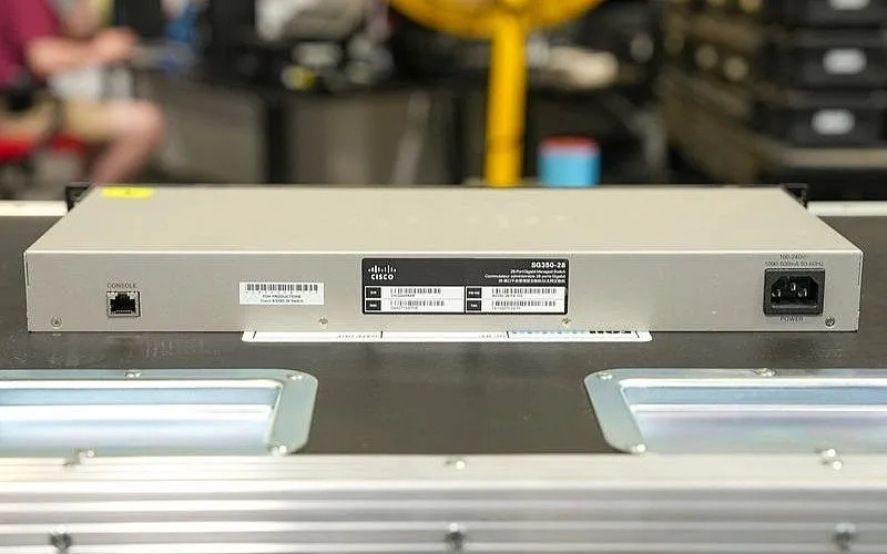 Коммутатор Cisco SG350-28 28-Port Gigabit Managed Switch, Non-PoE ( ) — фото лота 2