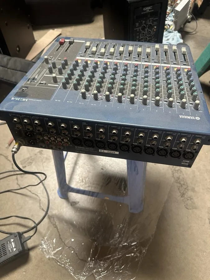 Микшерный пульт YAMAHA Mixing Console MG16/4 16 Channel Studio Live Analog Audio