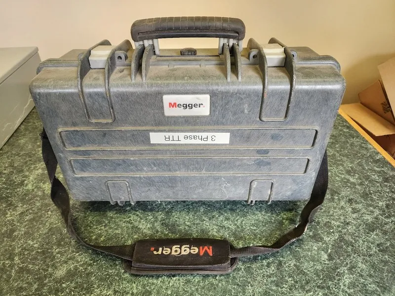 Тестер Megger TTR330 Transformer Turn-Ratio Test Set Cat. No.