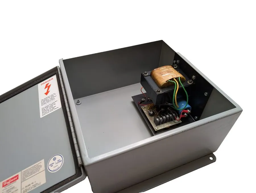Монтажный шкаф Hoffman nVent A1212CH Enclosure/Junction Box 12x12x6"