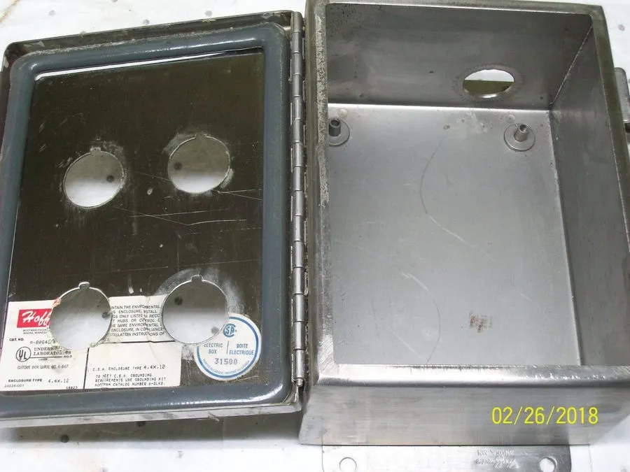 Монтажный шкаф NVENT HOFFMAN A8064CHNFSS STAINLESS STEEL ENCLOSURE 8X6X4 w/ Hole