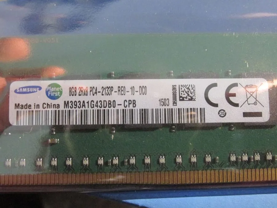 Модуль памяти Samsung 8GB DDR4 2133MHz PC4-17000 ECC Registered RDIMM RAM M393A1 — фото лота 1