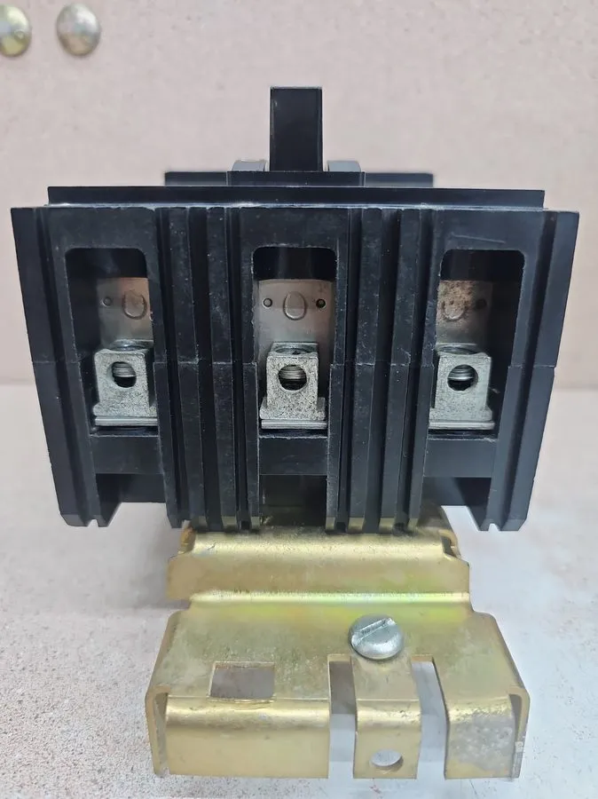 Автоматический выключатель Square D FA34020 I-Line Circuit Breaker 20A 3-Pole 48