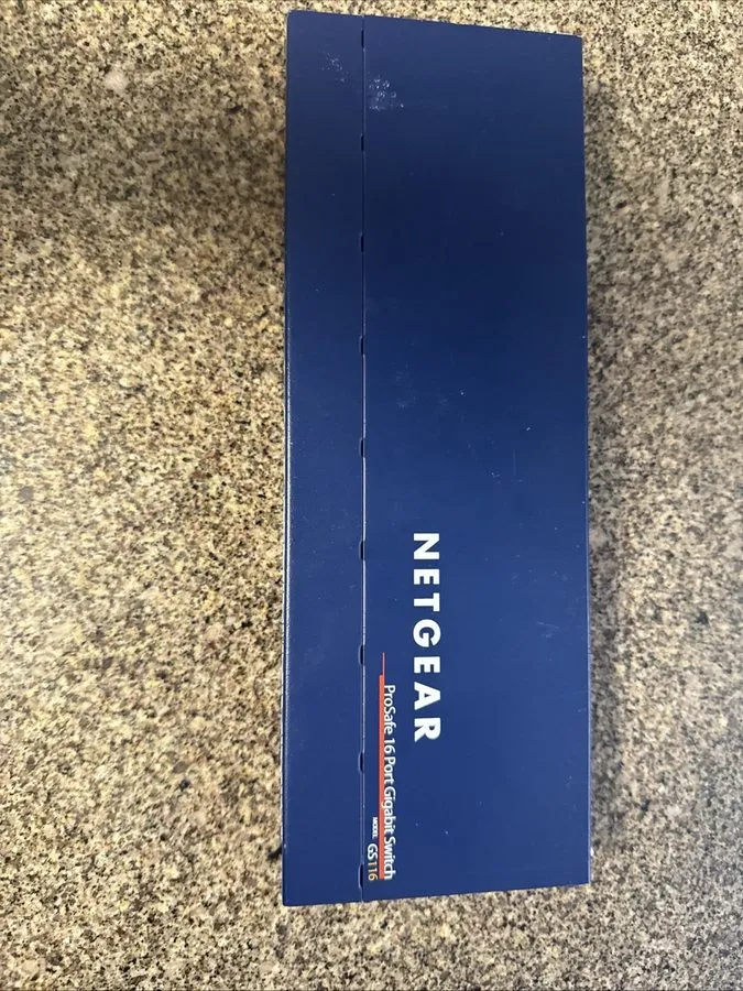 Коммутатор Netgear ProSafe 16 Port Gigabit Switch GS116 v2 Blue Metal Desktop