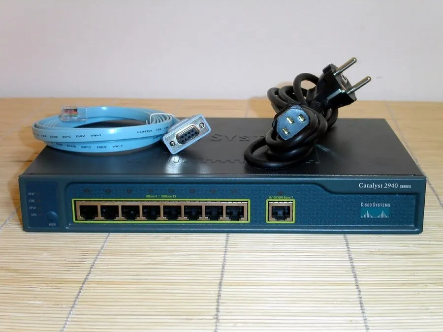 Коммутатор Cisco Catalyst WS-C2940-8TT-S 2940 Switch