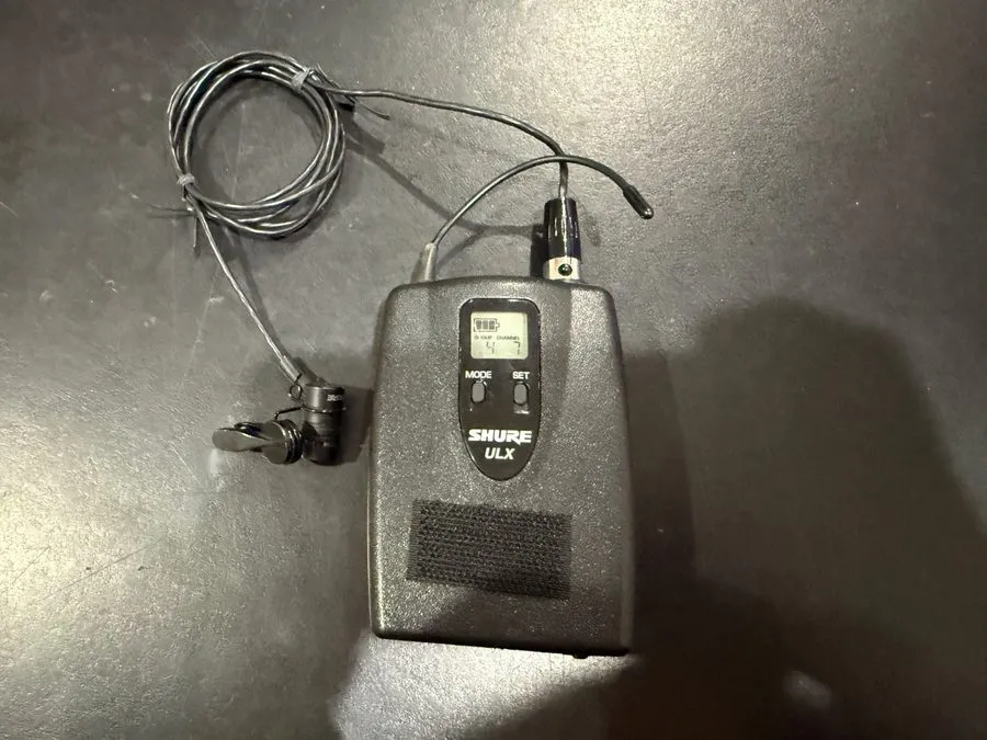 Передатчик Shure ULX1-J1 Wireless Bodypack Transmitter 554-590MHz w/ 185 Microph