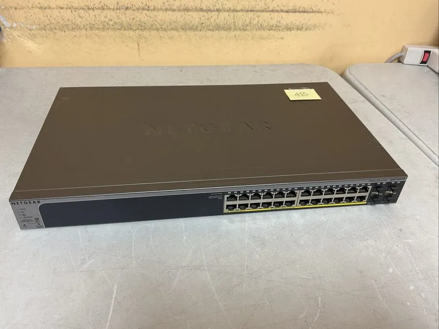 Коммутатор NETGEAR GS728TP Pro 24 Port Gigabit Smart PoE+ Switch 190W 4x SFP GS7