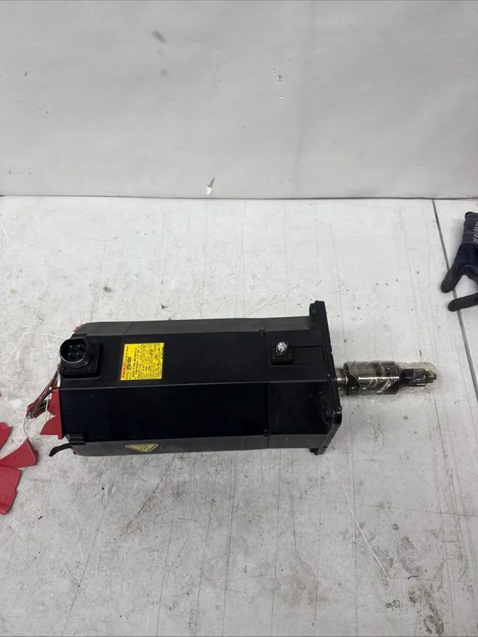 Серводвигатель FANUC AC SERVO MOTOR αM30 AM30/3000 M30/3000 17A 134V 3.8kW A06B-