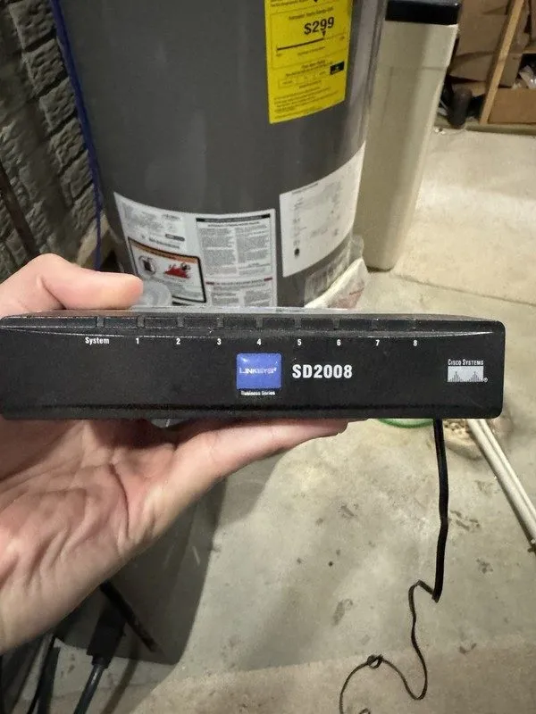 Коммутатор Cisco 8 Port 10/100/1000 Gigabit Ethernet Switch SD2008