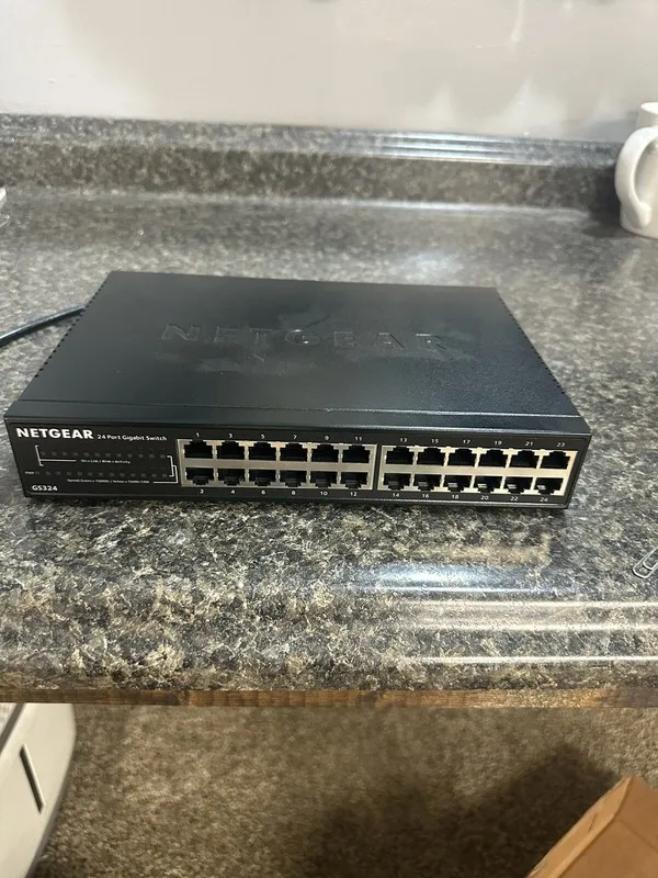 Коммутатор NETGEAR GS324-200NAS 24-Port Gigabit Ethernet Unmanaged Switch Black