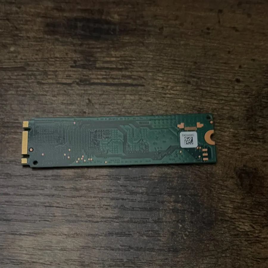 SSD-накопитель Micron 1100 512GB M.2 SATA III Internal SSD Green PCB MTFDDAV512T