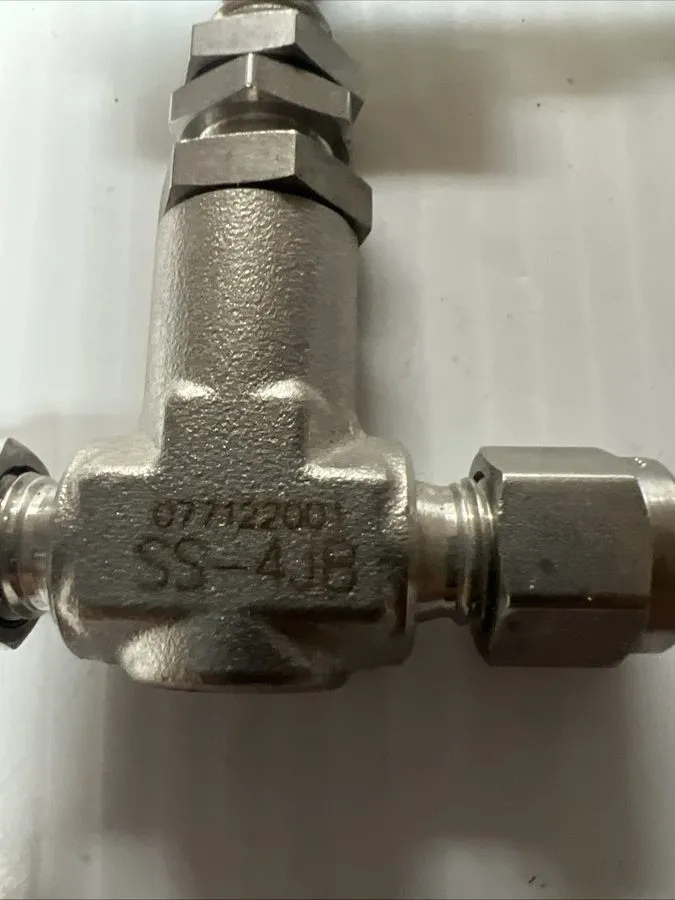 Клапан Swagelok SS-4JB Stainless Steel Screwed-Bonnet Needle Valve FNSP