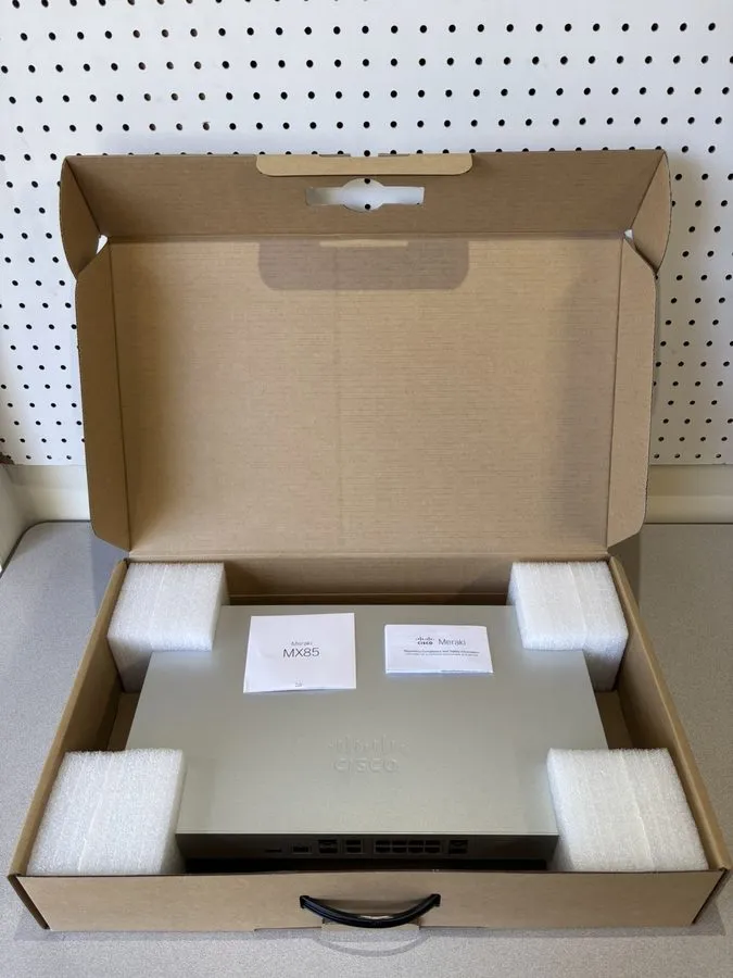 Маршрутизатор Cisco Meraki MX85-HW MX85 Router/Security Appliance, UNCLAIMED — фото лота 2