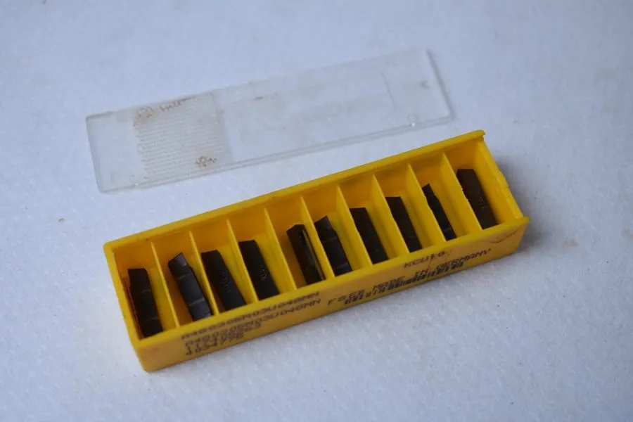 Режущий инструмент KENNAMETAL A4G0305M03U04GMN KCU10 CARBIDE GROOVING INSERT