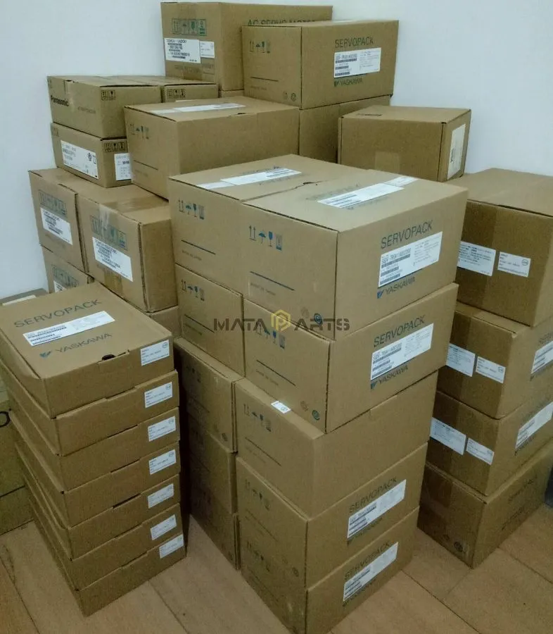 Сервопривод 1PC Yaskawa Servo Drive SGD7S-1R6A20A