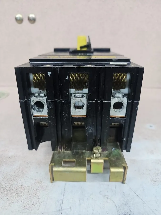 Автоматический выключатель Square D IF34100 3 Pole 100AMP 480V 200k I-Line Circu
