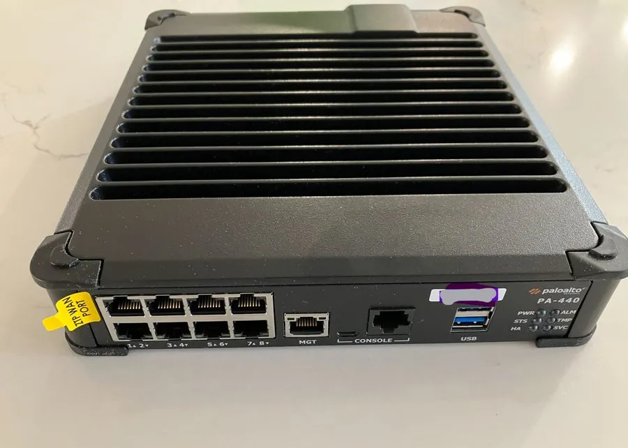 Межсетевой экран Palo Alto PAN-PA-440 Firewall and 2 power supplies