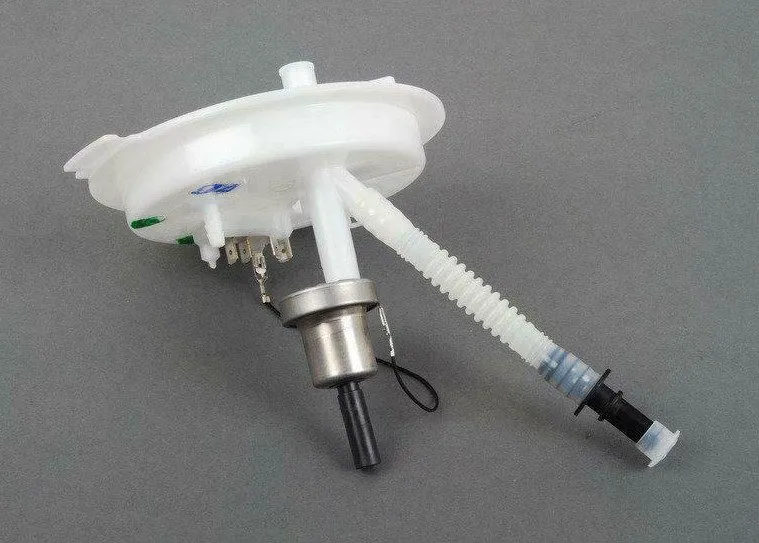 Трубопроводная арматура AUDI Q7 4L RIGHT UPPER FUEL PRESSURE REGULATOR 7L8919679