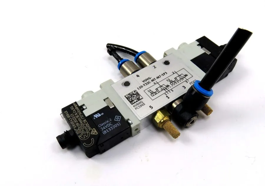Электромагнитный клапан Festo VUVG-L10-T32C-MT-M7-1P3 Solenoid Valve
