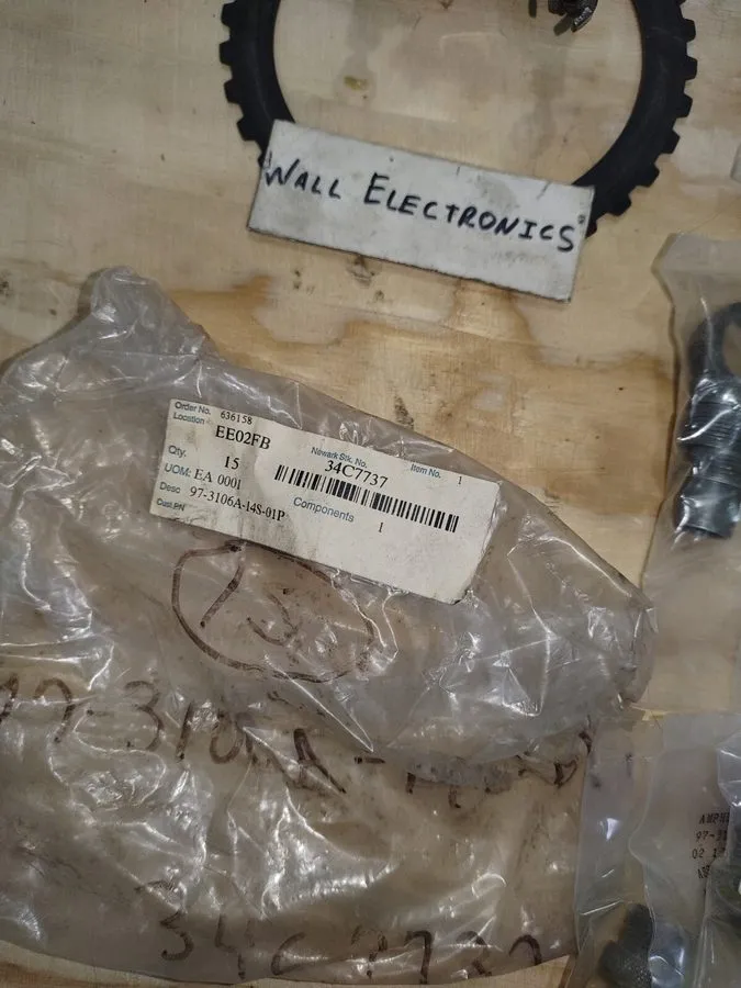 Разъём Amphenol 97-3106A-14S Connectors =NOS=