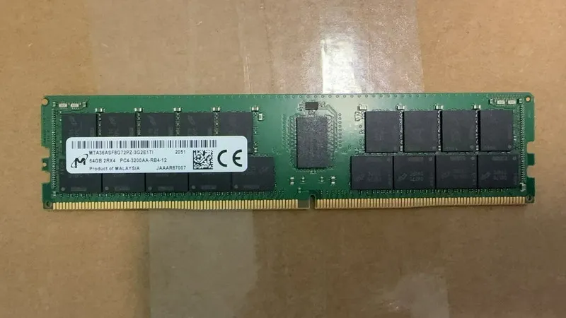 Модуль памяти MTA36ASF8G72PZ-3G2E1 MICRON 64G 2RX4 PC4 3200A