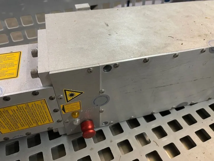 Электронный компонент Spectra Physics H10-106QW Industrial Laser — фото лота 2